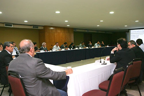 CLUBES DO RIO DEBATEM A LEI PELÉ