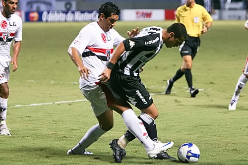 BOTAFOGO É DERROTADO PELO SÃO PAULO: 2 A 1