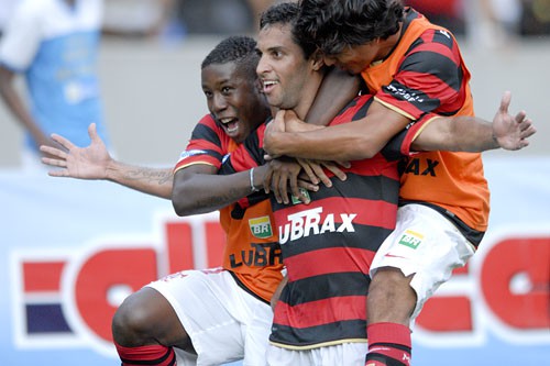 FLAMENGO GOLEIA O PALMEIRAS E VOLTA AO G4: 5 A 2