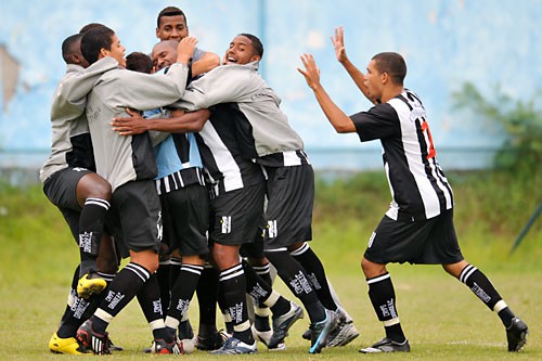 CAMPO GRANDE LARGOU NA FRENTE: 2 A 0