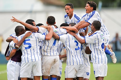 QUISSAMÃ VENCE E GARANTE O ACESSO À SEGUNDA DIVISÃO: 2 A 0