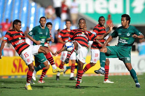 FLA EMPATA E FICA MAIS DISTANTE DA LIBERTADORES