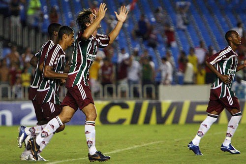 Fluminense leva a melhor no clássico: 4 a 1