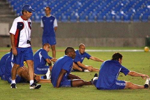 NACIONAL(URU) TREINA NO MARACANÃ