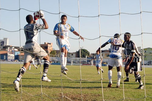 MACAÉ VENCE E RESPIRA: 1 A 0