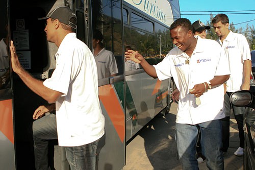 SELEÇÃO À CAMINHO DE VOLTA REDONDA