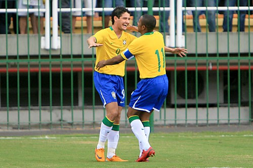 SELEÇÃO OLÍMPICA VENCE O AMISTOSO: 1 A 0