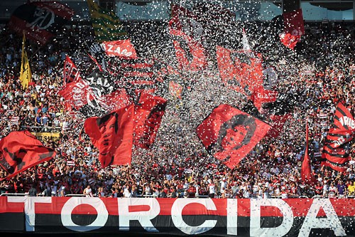 FLAMENGO VENCE O CLÁSSICO: 3 A 1