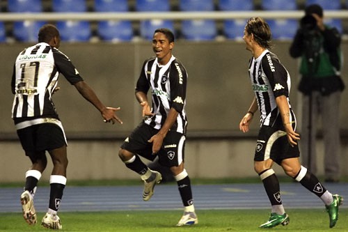 BOTAFOGO VENCE O PALMEIRAS: 1 A 0