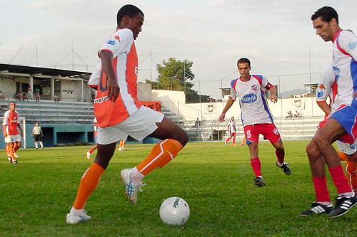 ESTÁCIO DE SÁ VENCE A PRIMEIRA: 2 A 0