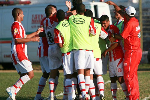 BANGU ASSUME A LIDERANÇA DO GRUPO B: 3 A 1