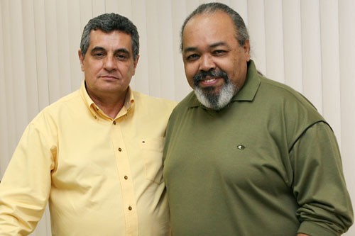 JORGE ARAGÃO VISITA SEDE DA FERJ