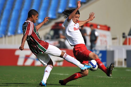 Fluminense fica no empate com o Internacional: 2 a 2