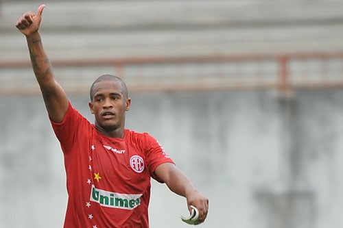 Depois do 100º gol, Alexandro será homenageado pelo América