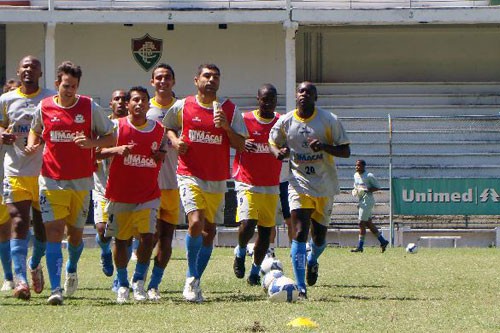 Macaé Esporte inicia disputa pelo título inédito