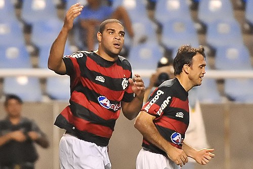 Flamengo vence o clássico no Engenhão: 1 a 0