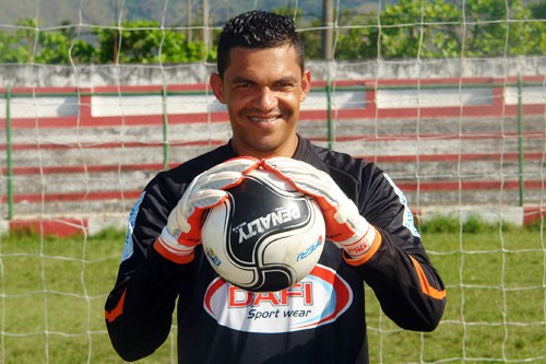 Goleiro Dida é o "paredão" do Rio das Ostras para a conquista da Série C