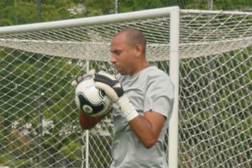 Goleiro Cléber volta ao Resende para a disputa do Carioca de 2010