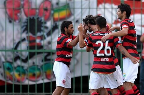 COM MAIS UM GOL NO FINAL DO JOGO, FLAMENGO VENCE O VOLTA REDONDA: 1 A 0