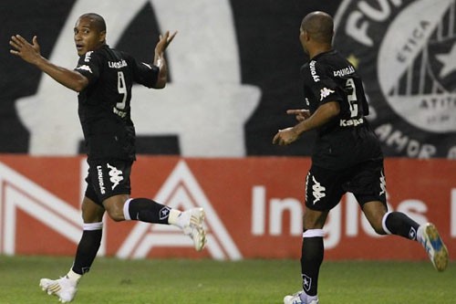 BOTAFOGO VENCE E ASSUME A LIDERANÇA DO GRUPO B: 2 A 0