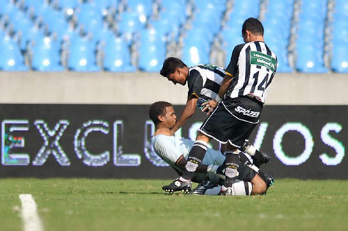 NOS PÊNALTIS, AMERICANO VENCE O MACAÉ E SE CLASSIFICA PARA A FINAL DO MOISÉS MATHIAS