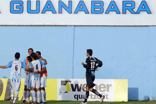 MACAÉ ESPORTE DEFENDE ESCRITA EM ARARUAMA