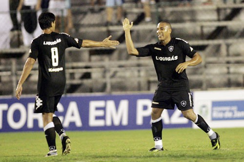 BOTAFOGO GOLEIA A CABOFRIENSE: 4 A 0