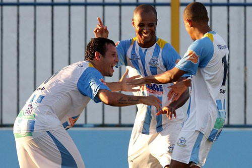 MACAÉ ESPORTE VENCE NA DESPEDIDA DE ARARUAMA: 3 A 1