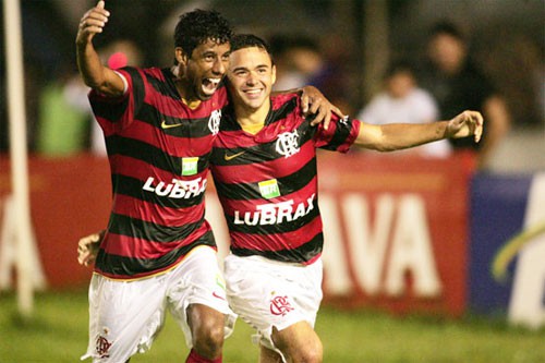 COM MAIS UM GOL NO FIM, FLA VENCE O AMERICANO E ESTÁ COM UMA MÃO NA VAGA: 1 A 0