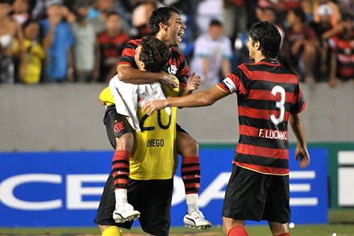 FLAMENGO VENCE O FLUMINENSE E ESTÁ NA FINAL DA TAÇA RIO: 1 A 0