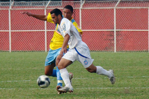 FRIBURGUENSE VENCE O MACAÉ ESPORTE: 2 A 1