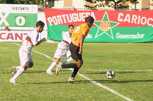 Sendas vence a Portuguesa na estreia das duas equipes na Série B: 3 a 0