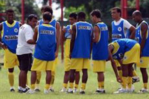 Resende tenta a primeira vitória no Campeonato Carioca contra o Macaé