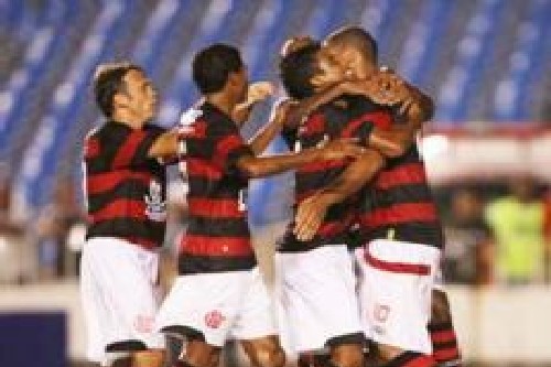 Flamengo vence o Americano e segue com 100% de aproveitamento