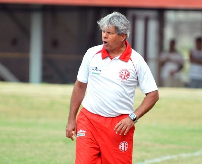 Arthur Bernardes mantém confiança na classificação do América