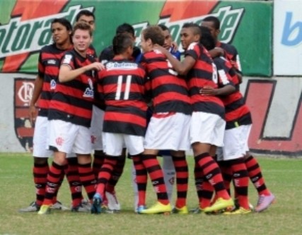 Flamengo goleia o Vasco e está na final do Estadual Juvenil: 5 a 1