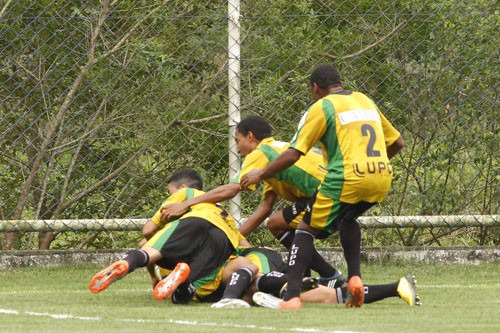 Tigres vence a primeira na 3ª fase da Copa Rio: 2 a 0Tigres vence a primeira na 3ª fase da Copa Rio: 2 a 0