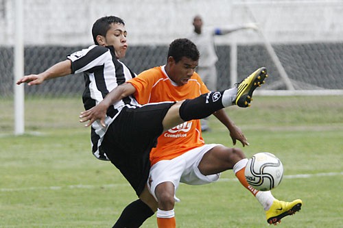 Nova Iguaçu segura empate e se classifica para a final do OPG