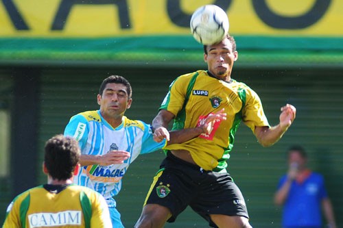 Macaé Esporte vence a primeira no Carioca: 2 a 1