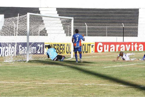 Americano vence o Duque de Caxias e conquista a primeira vitória: 3 a 2