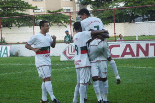 Portuguesa vence a primeira na Série B: 3 a 0