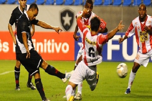 Vasco vence o Bangu no Engenhão: 2 a 0