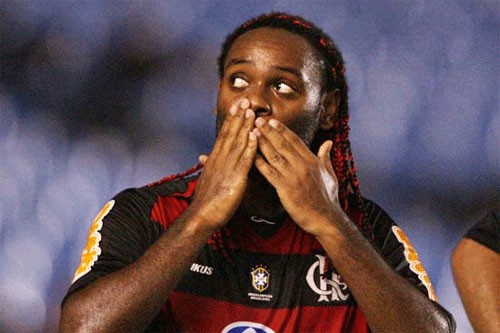 Com gols de Fernando e Vagner Love, Flamengo vence o Madureira: 2 a 0