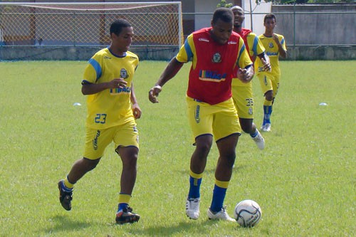 Macaé enfrenta o Bangu de olho numa vaga na final do João Ellis Filho