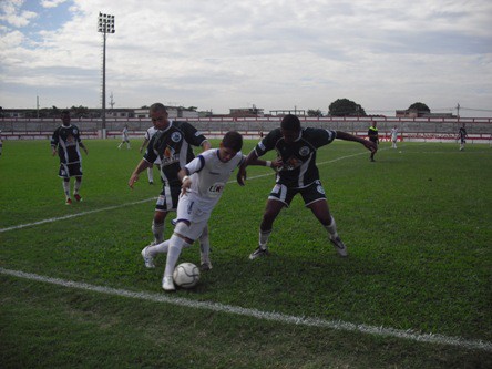 Série C: Castelo Branco vence o Serra Macaense em Moça Bonita