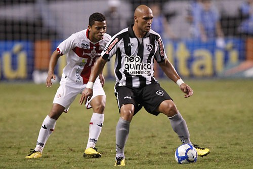 Botafogo e Vasco empatam no Engenhão: 1 a 1