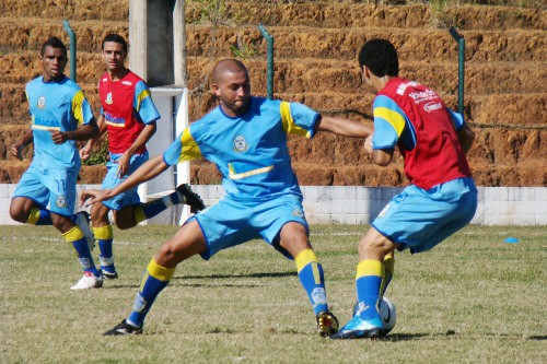 Macaé Esporte apresenta mais três reforços