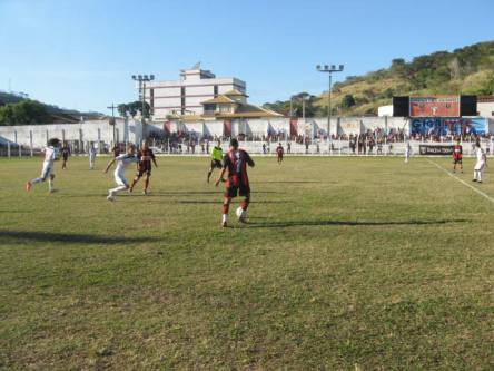 Em partida com muitos gols, Itaperuna e Cabofriense ficam no empate: 3 a 3