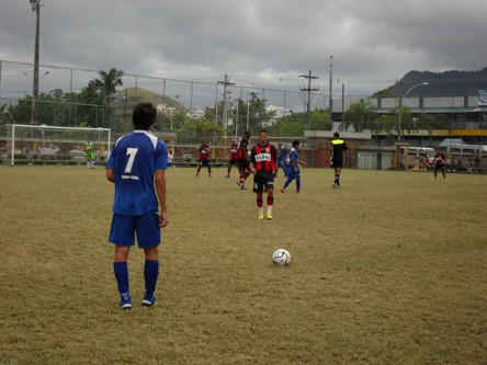 Itaperuna derrota o CFZ e se aproxima da zona de classificação: 2 a 0