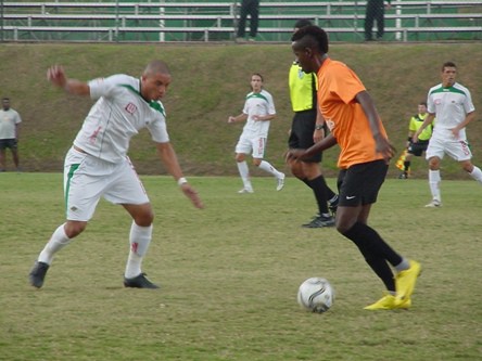 Cabofriense vence o Sendas e se aproxima do retorno para a Série A: 2 a 1